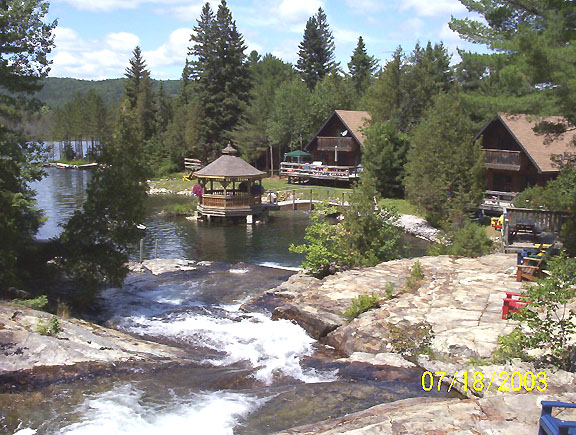 Great photo taken by Eunice Comeau at Laurentian Lodge