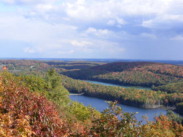 Beautiful shot of the Fall colours from the Fire Tower Lookout submitted by Connie San Cartier