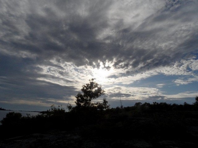 Striking early winter sky, photo by Anne Marie Prevost